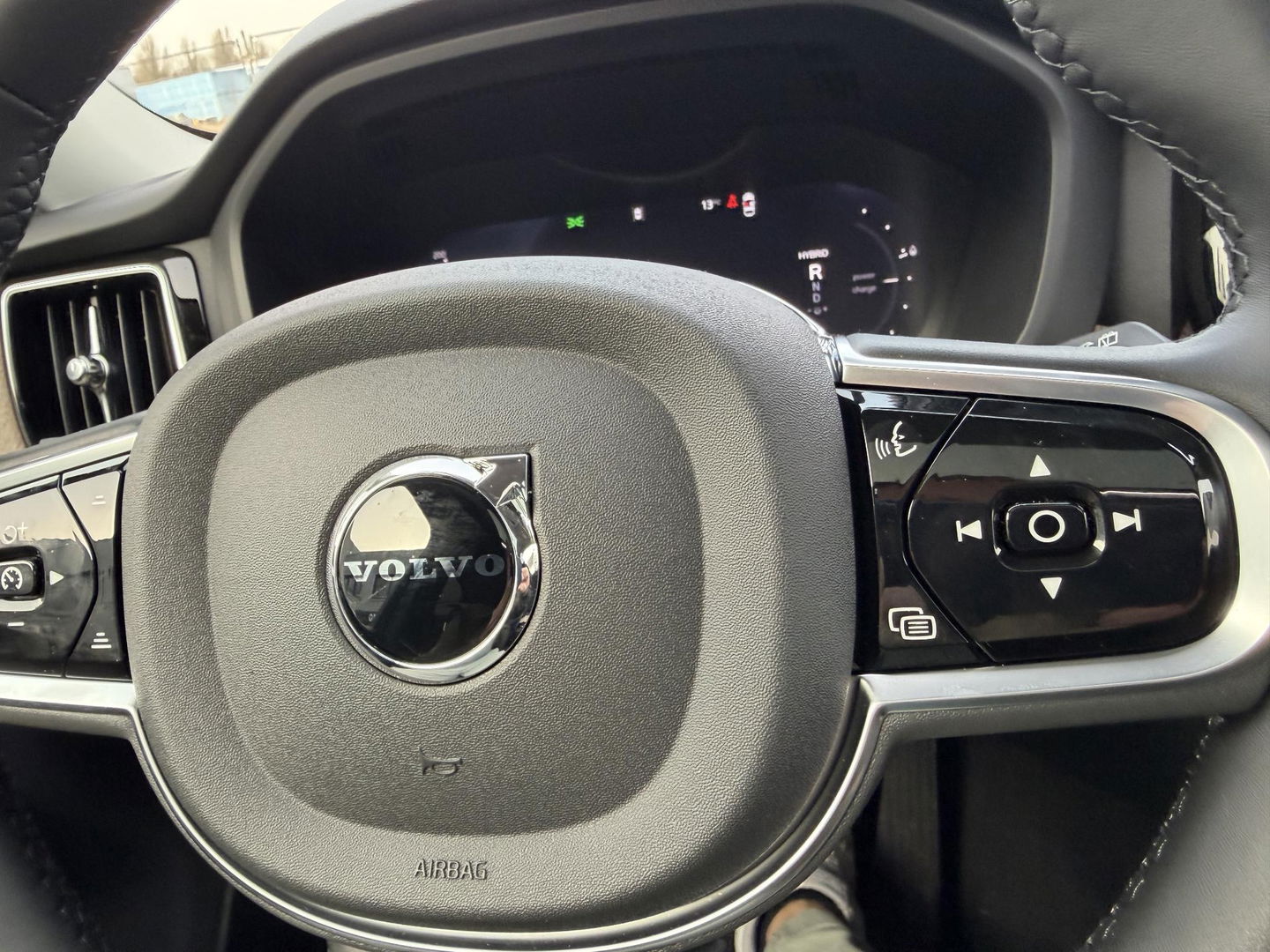 Volvo XC60 2.0 T6 Plug-in hybrid AWD Ultra Bright Luchtvering l Trekhaak l 360