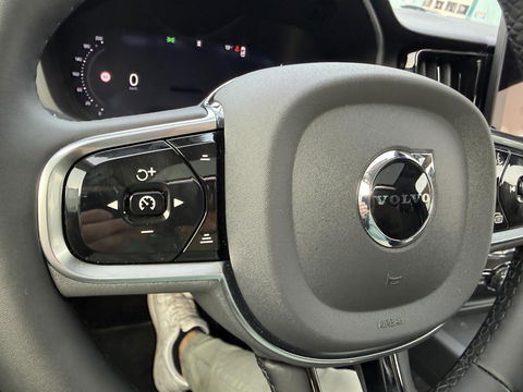 Volvo XC60 2.0 T6 Plug-in hybrid AWD Ultra Bright Luchtvering l Trekhaak l 360