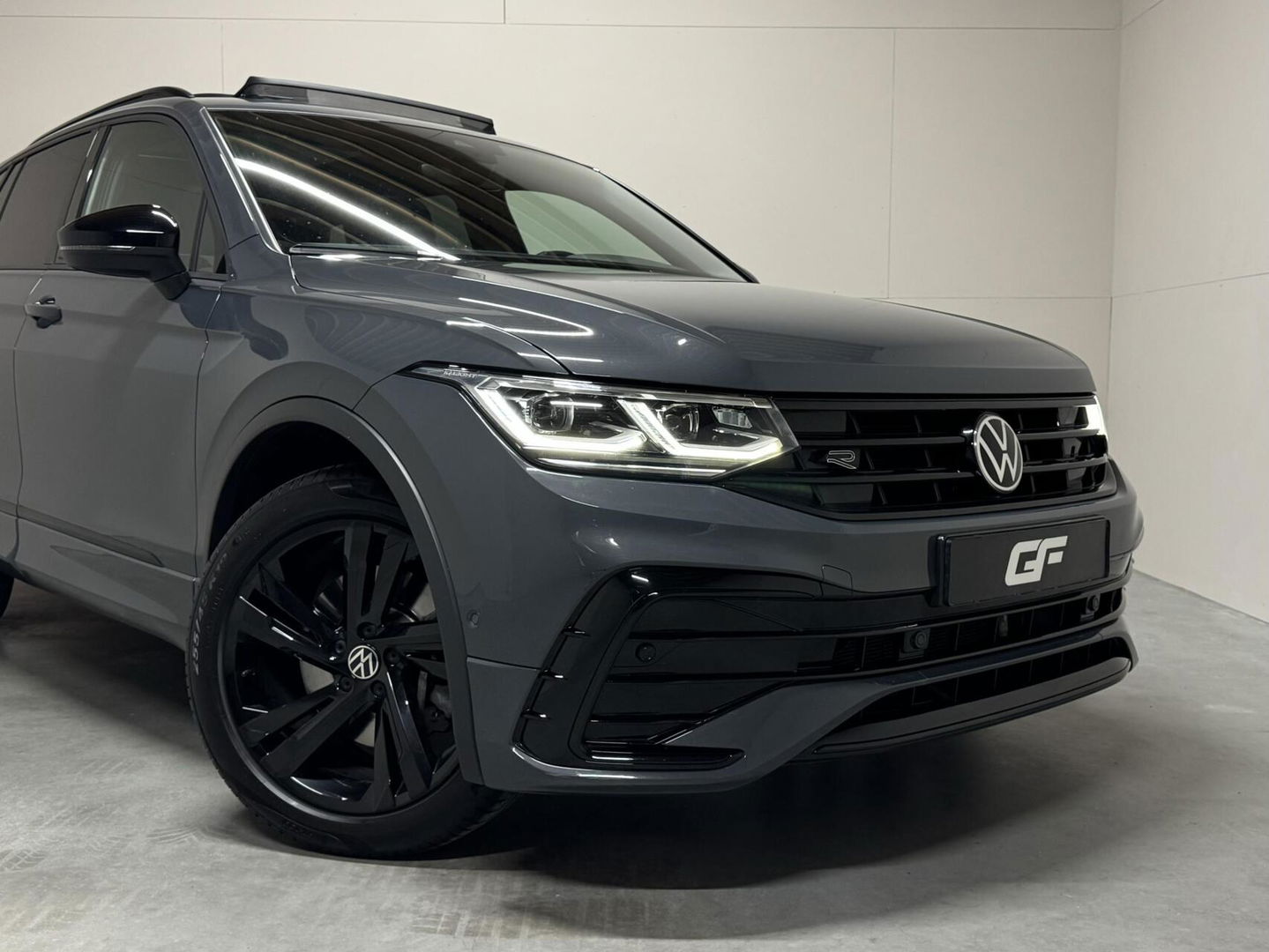 Volkswagen Tiguan 1.4 TSI eHybrid Black Style R-Line Pano Sfeer HUD Trekh.