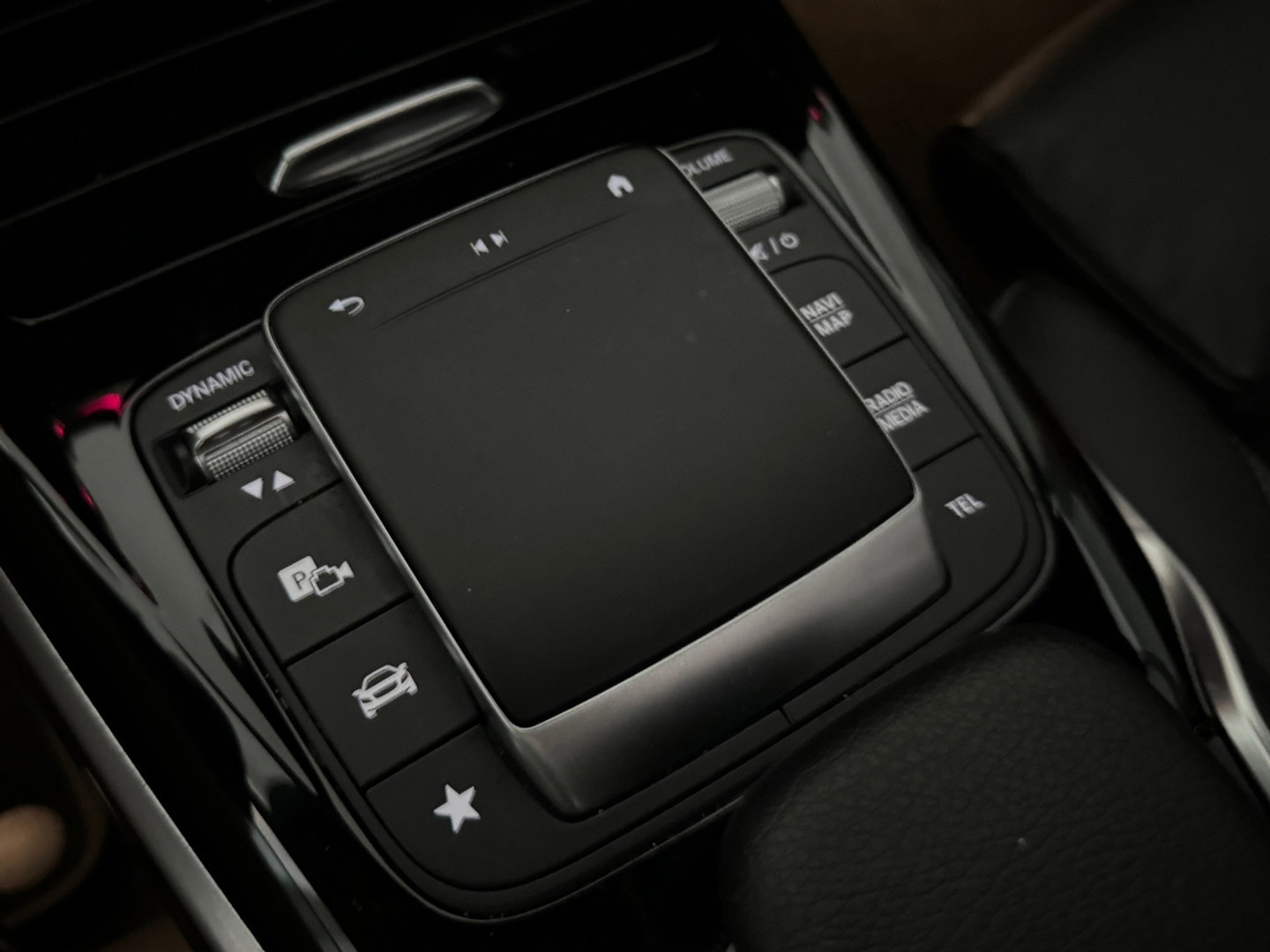 Mercedes-Benz A-Klasse AMG 35 4M Premium+ Pano|Memory|Aero