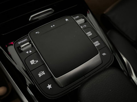 Mercedes-Benz A-Klasse AMG 35 4M Premium+ Pano|Memory|Aero