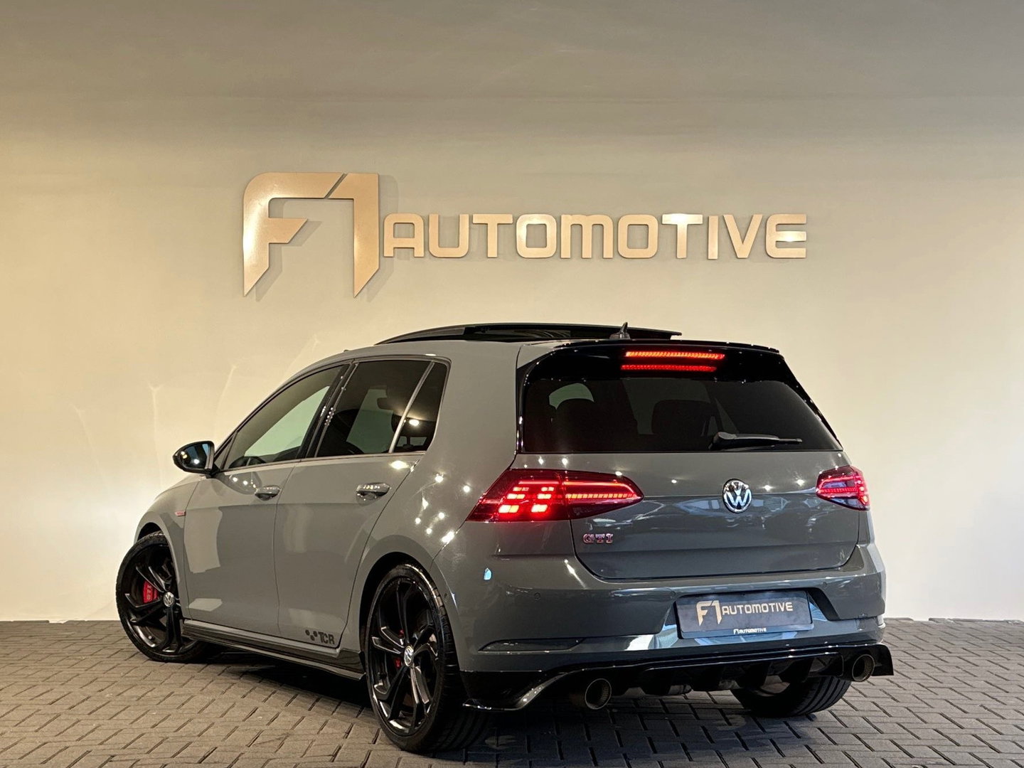 Volkswagen Golf 2.0 TSI GTI TCR Pano|Keyles|Akrapovic|Dynaudio