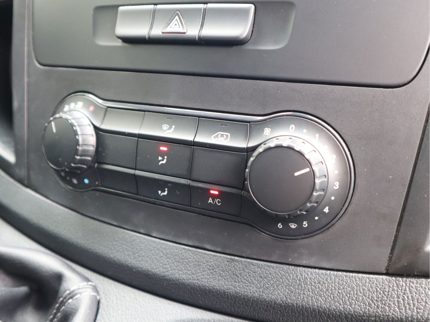 Mercedes-Benz Vito 111 CDI Euro 6 L2 Lang - Airco - A. Deuren - Trekhaak