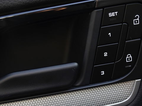 Porsche Cayenne 3.0 E-Hybrid 470PK / Sport Design / Bose / 2024 / ACC