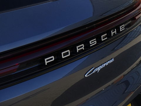 Porsche Cayenne 3.0 E-Hybrid 470PK / Sport Design / Bose / 2024 / ACC