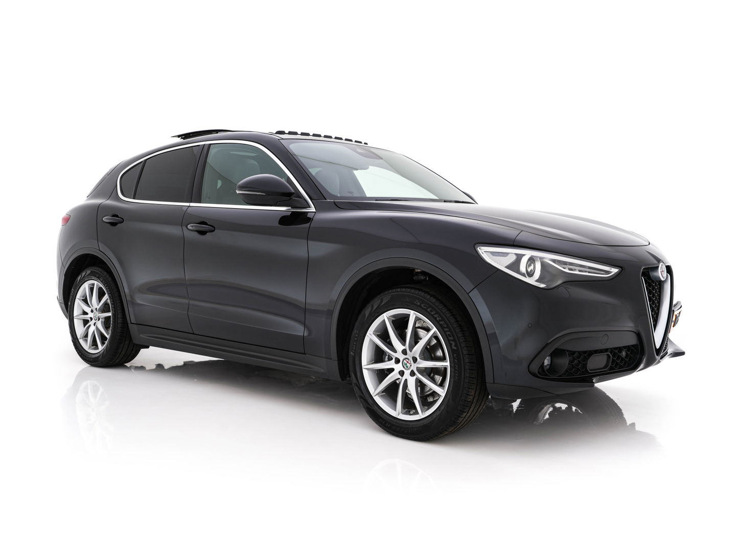 Alfa Romeo Stelvio 2.2d AWD Q4 Super Aut. *PANO | LEATHER | BI-XENON | MEMORY-PACK | HARMAN/KARDON | BLINDSPOT | CAMERA | DAB+ | NAVI-FULLMAP | HEATED-SPORTSEATS | ECC | ADAPTIVE-CRUISE | PDC | PRIVACYGLASS | TOWBAR | 19"ALU*