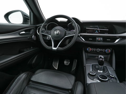 Alfa Romeo Stelvio 2.2d AWD Q4 Super Aut. *PANO | LEATHER | BI-XENON | MEMORY-PACK | HARMAN/KARDON | BLINDSPOT | CAMERA | DAB+ | NAVI-FULLMAP | HEATED-SPORTSEATS | ECC | ADAPTIVE-CRUISE | PDC | PRIVACYGLASS | TOWBAR | 19"ALU*