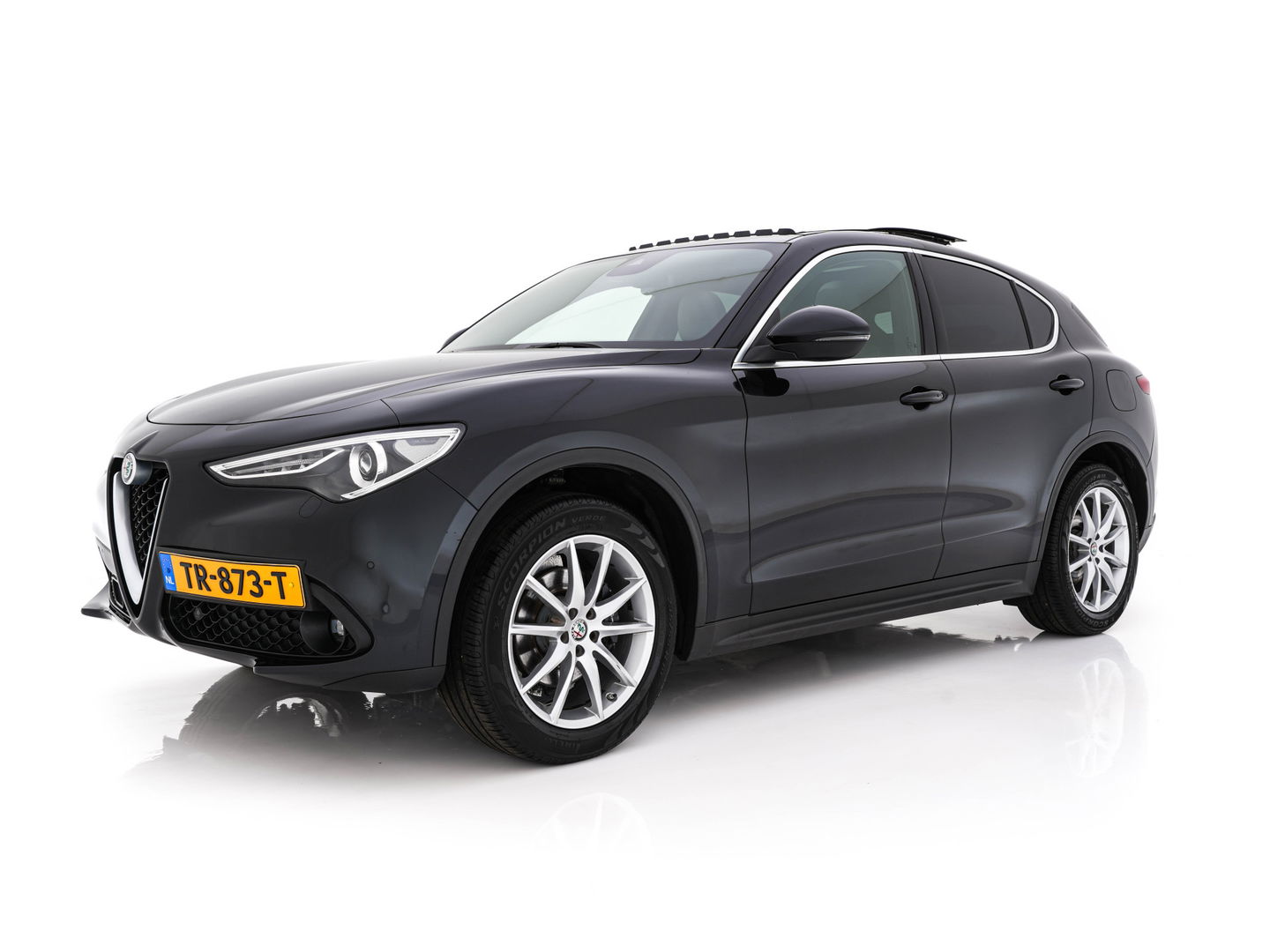 Alfa Romeo Stelvio 2.2d AWD Q4 Super Aut. *PANO | LEATHER | BI-XENON | MEMORY-PACK | HARMAN/KARDON | BLINDSPOT | CAMERA | DAB+ | NAVI-FULLMAP | HEATED-SPORTSEATS | ECC | ADAPTIVE-CRUISE | PDC | PRIVACYGLASS | TOWBAR | 19"ALU*
