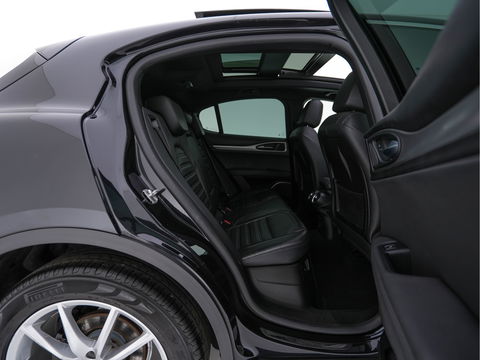 Alfa Romeo Stelvio 2.2d AWD Q4 Super Aut. *PANO | LEATHER | BI-XENON | MEMORY-PACK | HARMAN/KARDON | BLINDSPOT | CAMERA | DAB+ | NAVI-FULLMAP | HEATED-SPORTSEATS | ECC | ADAPTIVE-CRUISE | PDC | PRIVACYGLASS | TOWBAR | 19"ALU*