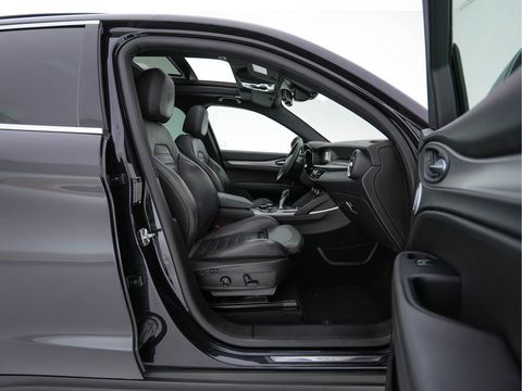 Alfa Romeo Stelvio 2.2d AWD Q4 Super Aut. *PANO | LEATHER | BI-XENON | MEMORY-PACK | HARMAN/KARDON | BLINDSPOT | CAMERA | DAB+ | NAVI-FULLMAP | HEATED-SPORTSEATS | ECC | ADAPTIVE-CRUISE | PDC | PRIVACYGLASS | TOWBAR | 19"ALU*