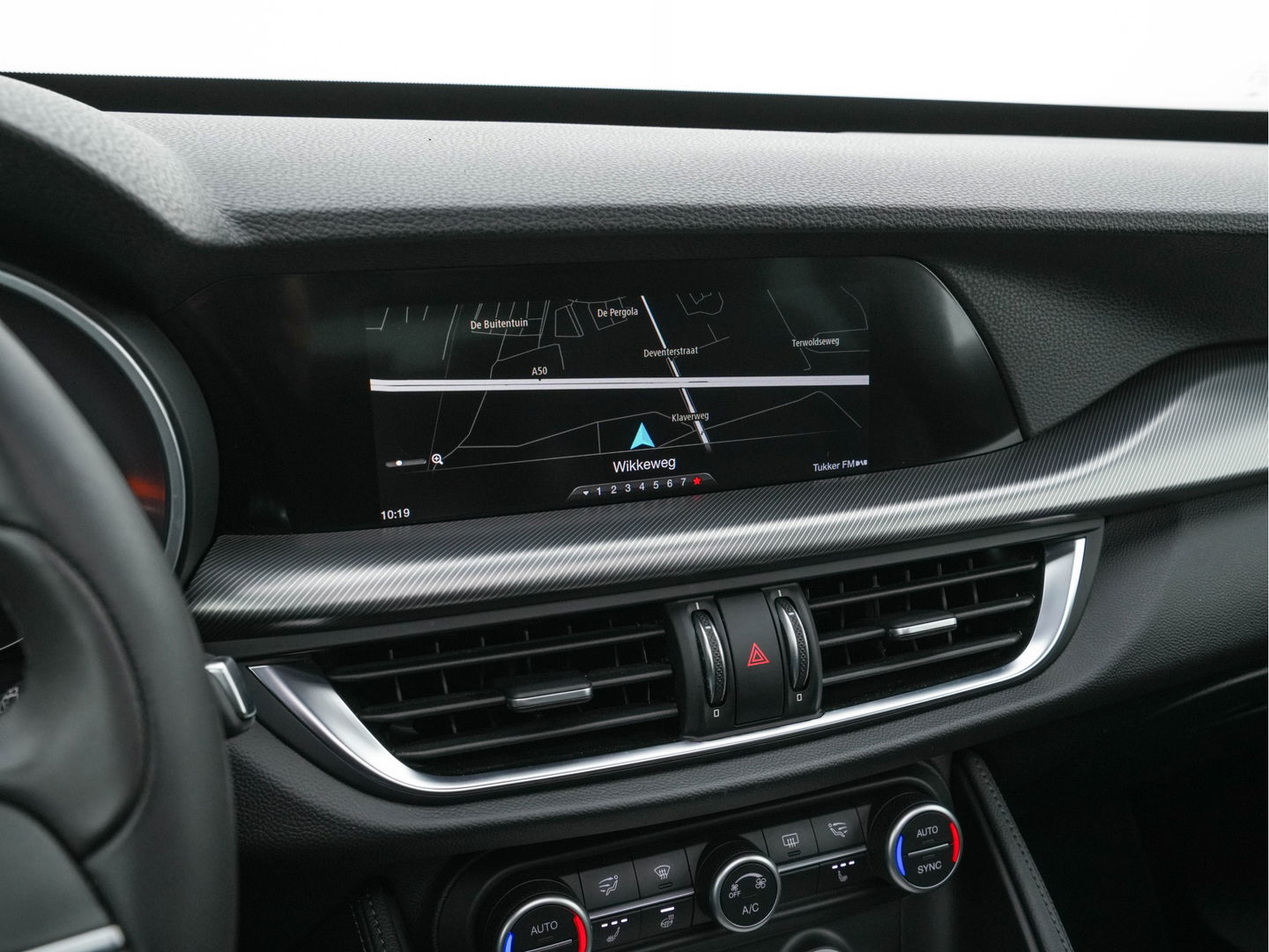 Alfa Romeo Stelvio 2.2d AWD Q4 Super Aut. *PANO | LEATHER | BI-XENON | MEMORY-PACK | HARMAN/KARDON | BLINDSPOT | CAMERA | DAB+ | NAVI-FULLMAP | HEATED-SPORTSEATS | ECC | ADAPTIVE-CRUISE | PDC | PRIVACYGLASS | TOWBAR | 19"ALU*