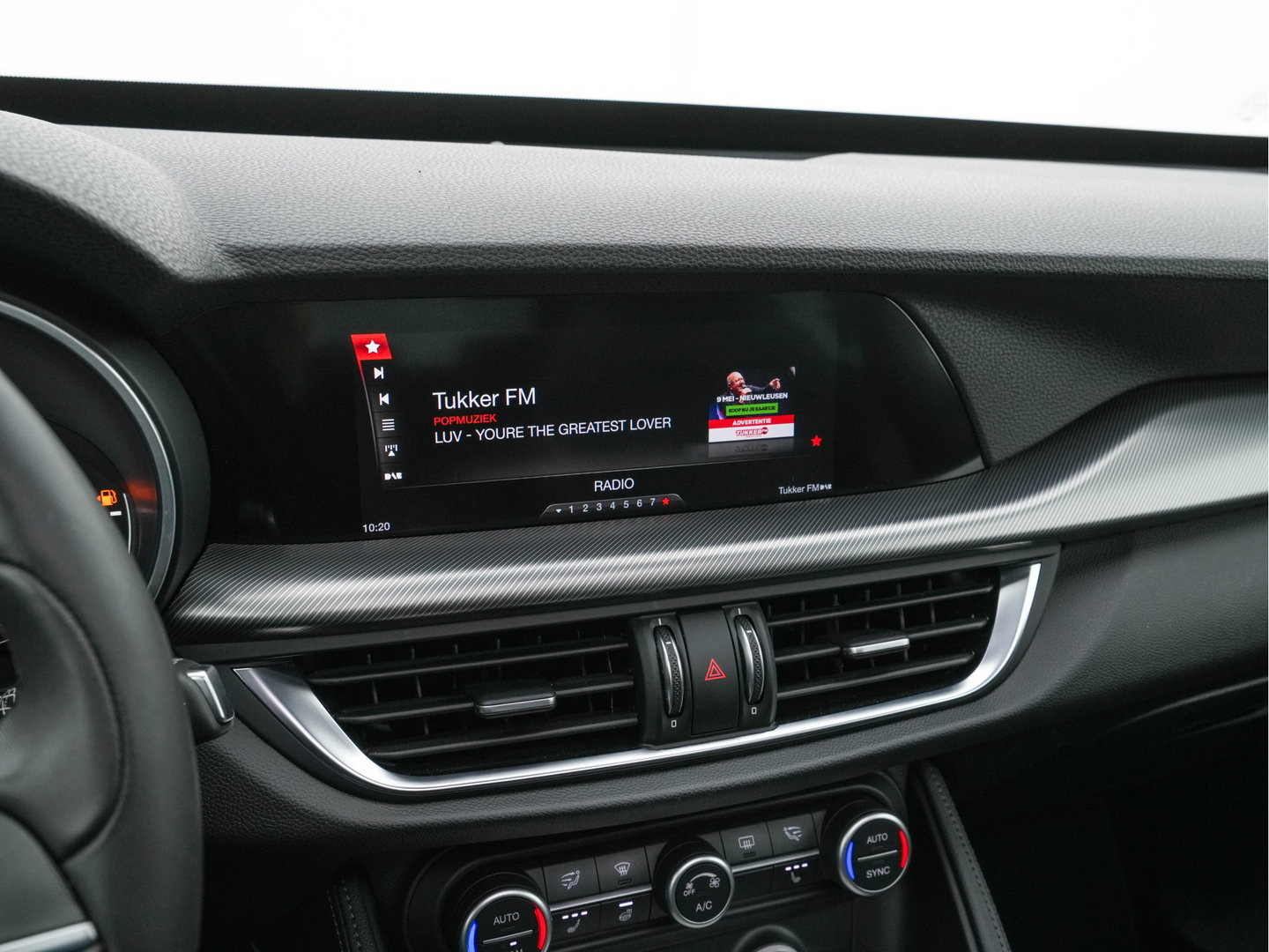 Alfa Romeo Stelvio 2.2d AWD Q4 Super Aut. *PANO | LEATHER | BI-XENON | MEMORY-PACK | HARMAN/KARDON | BLINDSPOT | CAMERA | DAB+ | NAVI-FULLMAP | HEATED-SPORTSEATS | ECC | ADAPTIVE-CRUISE | PDC | PRIVACYGLASS | TOWBAR | 19"ALU*