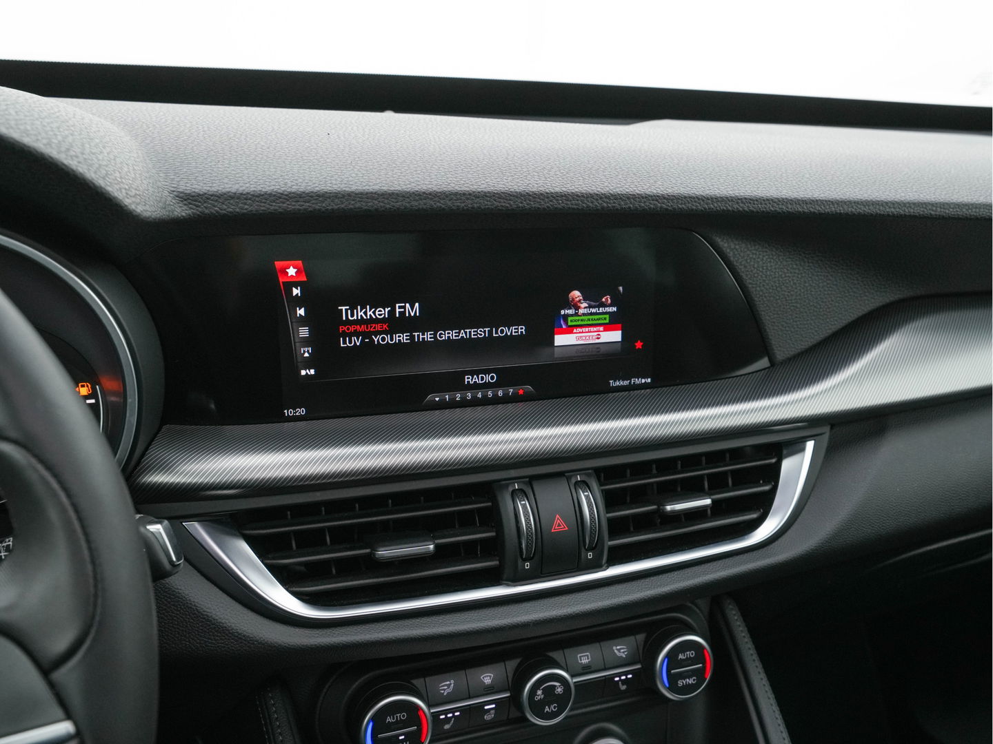 Alfa Romeo Stelvio 2.2d AWD Q4 Super Aut. *PANO | LEATHER | BI-XENON | MEMORY-PACK | HARMAN/KARDON | BLINDSPOT | CAMERA | DAB+ | NAVI-FULLMAP | HEATED-SPORTSEATS | ECC | ADAPTIVE-CRUISE | PDC | PRIVACYGLASS | TOWBAR | 19"ALU*