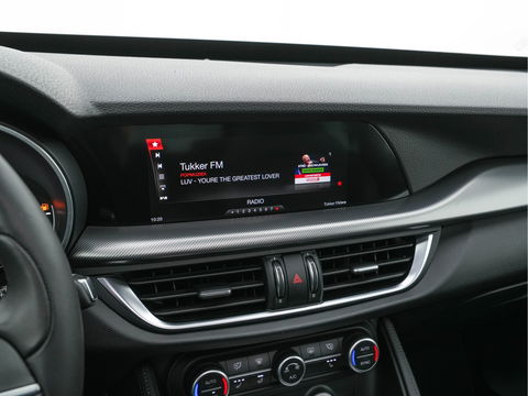 Alfa Romeo Stelvio 2.2d AWD Q4 Super Aut. *PANO | LEATHER | BI-XENON | MEMORY-PACK | HARMAN/KARDON | BLINDSPOT | CAMERA | DAB+ | NAVI-FULLMAP | HEATED-SPORTSEATS | ECC | ADAPTIVE-CRUISE | PDC | PRIVACYGLASS | TOWBAR | 19"ALU*