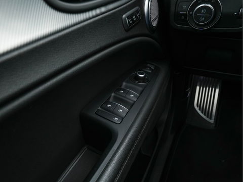 Alfa Romeo Stelvio 2.2d AWD Q4 Super Aut. *PANO | LEATHER | BI-XENON | MEMORY-PACK | HARMAN/KARDON | BLINDSPOT | CAMERA | DAB+ | NAVI-FULLMAP | HEATED-SPORTSEATS | ECC | ADAPTIVE-CRUISE | PDC | PRIVACYGLASS | TOWBAR | 19"ALU*