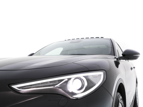 Alfa Romeo Stelvio 2.2d AWD Q4 Super Aut. *PANO | LEATHER | BI-XENON | MEMORY-PACK | HARMAN/KARDON | BLINDSPOT | CAMERA | DAB+ | NAVI-FULLMAP | HEATED-SPORTSEATS | ECC | ADAPTIVE-CRUISE | PDC | PRIVACYGLASS | TOWBAR | 19"ALU*