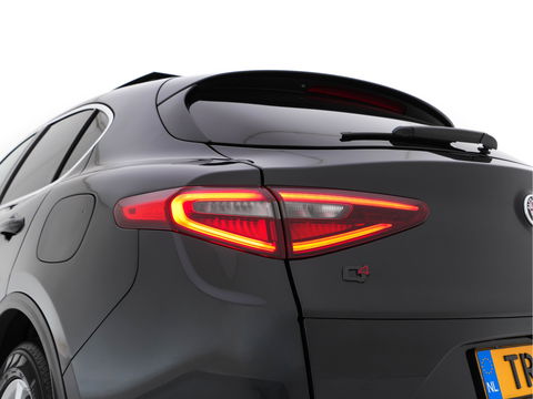 Alfa Romeo Stelvio 2.2d AWD Q4 Super Aut. *PANO | LEATHER | BI-XENON | MEMORY-PACK | HARMAN/KARDON | BLINDSPOT | CAMERA | DAB+ | NAVI-FULLMAP | HEATED-SPORTSEATS | ECC | ADAPTIVE-CRUISE | PDC | PRIVACYGLASS | TOWBAR | 19"ALU*