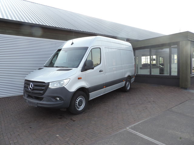 Mercedes-Benz Sprinter - 317 1.9 CDI L2H2 RWD lage km
