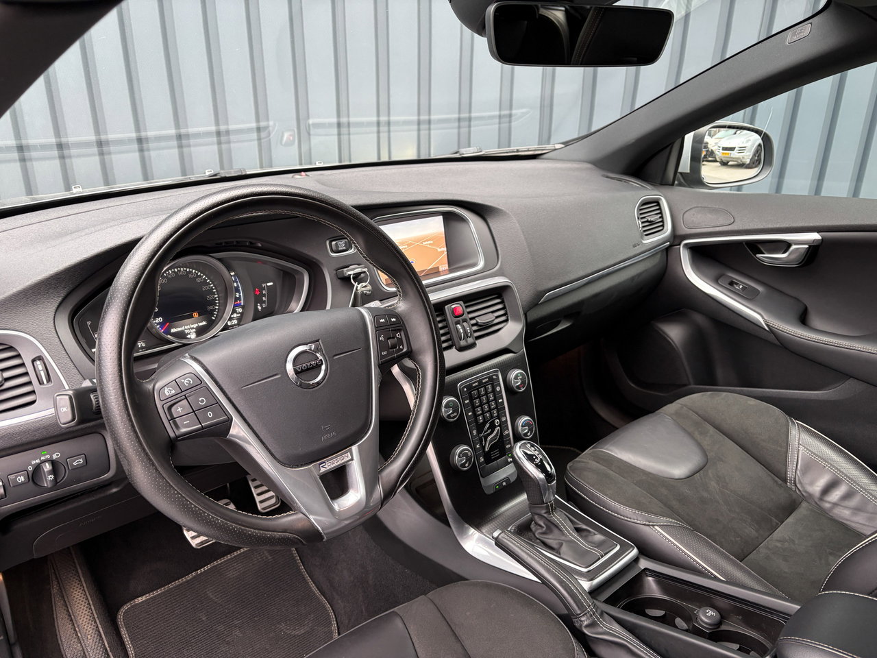 Volvo V40