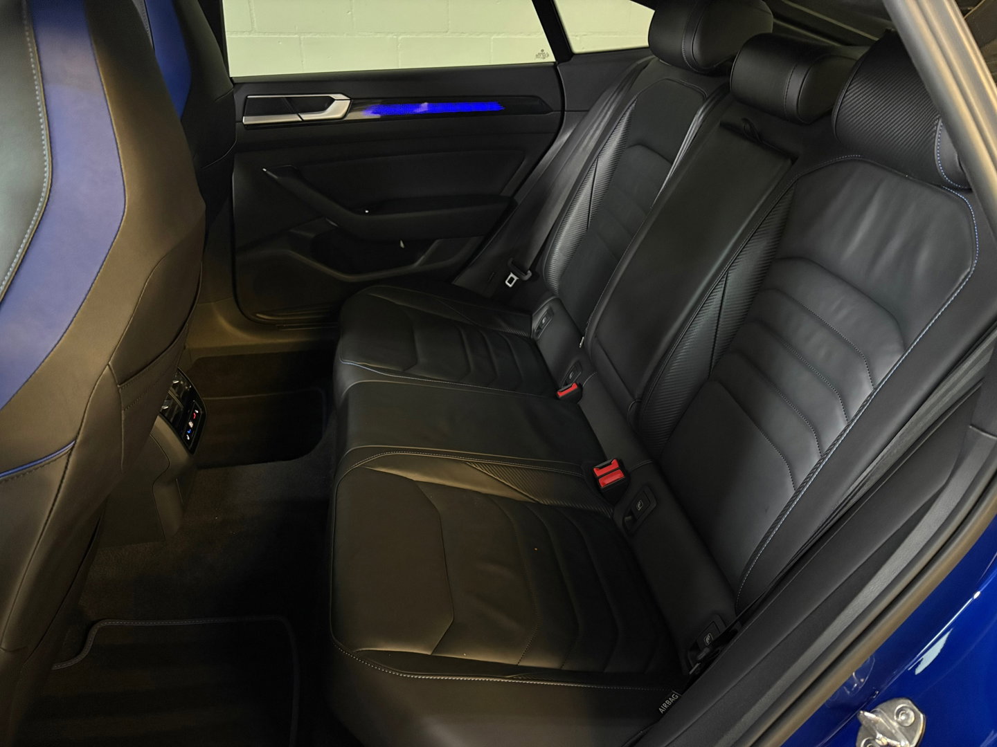 Volkswagen Arteon R, Full options, Pano, HUD, Sfeer