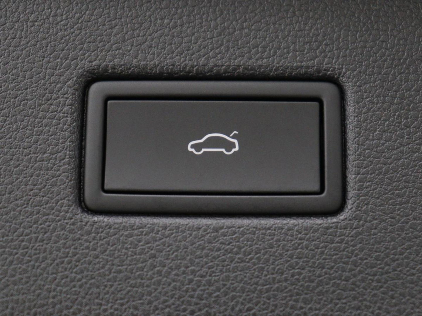 Volkswagen Tiguan 1.4 TSI eHybrid Comfortline | SOH 87% | Panoramadak | Camera | Carplay | Adaptive cruise | Keyless | Navigatie | Full LED | Climate control | Virtual Cockpit | Sfeerverlichting | PHEV | Plug In