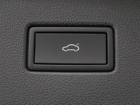 Volkswagen Tiguan 1.4 TSI eHybrid Comfortline | SOH 87% | Panoramadak | Camera | Carplay | Adaptive cruise | Keyless | Navigatie | Full LED | Climate control | Virtual Cockpit | Sfeerverlichting | PHEV | Plug In