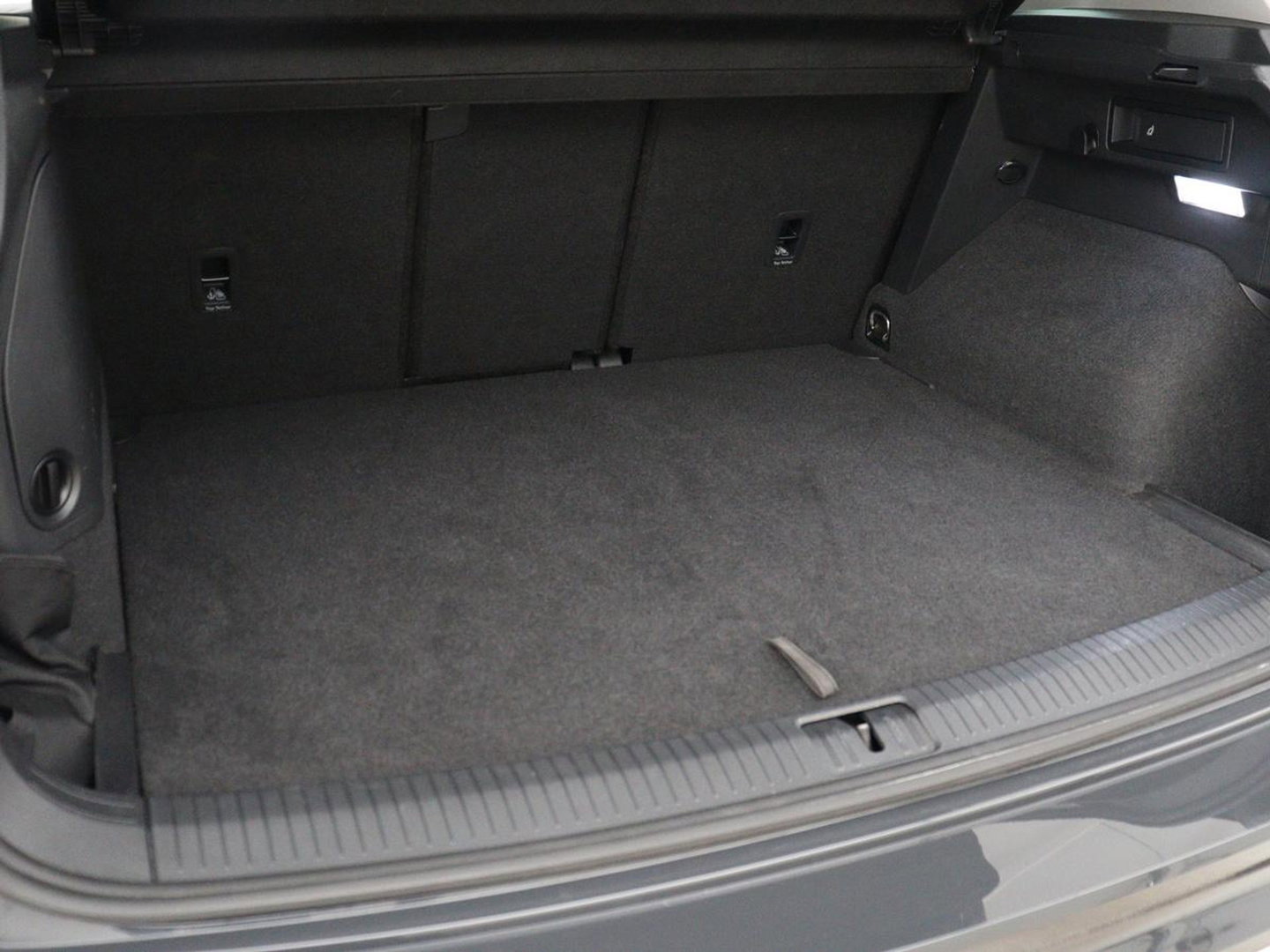 Volkswagen Tiguan 1.4 TSI eHybrid Comfortline | SOH 87% | Panoramadak | Camera | Carplay | Adaptive cruise | Keyless | Navigatie | Full LED | Climate control | Virtual Cockpit | Sfeerverlichting | PHEV | Plug In