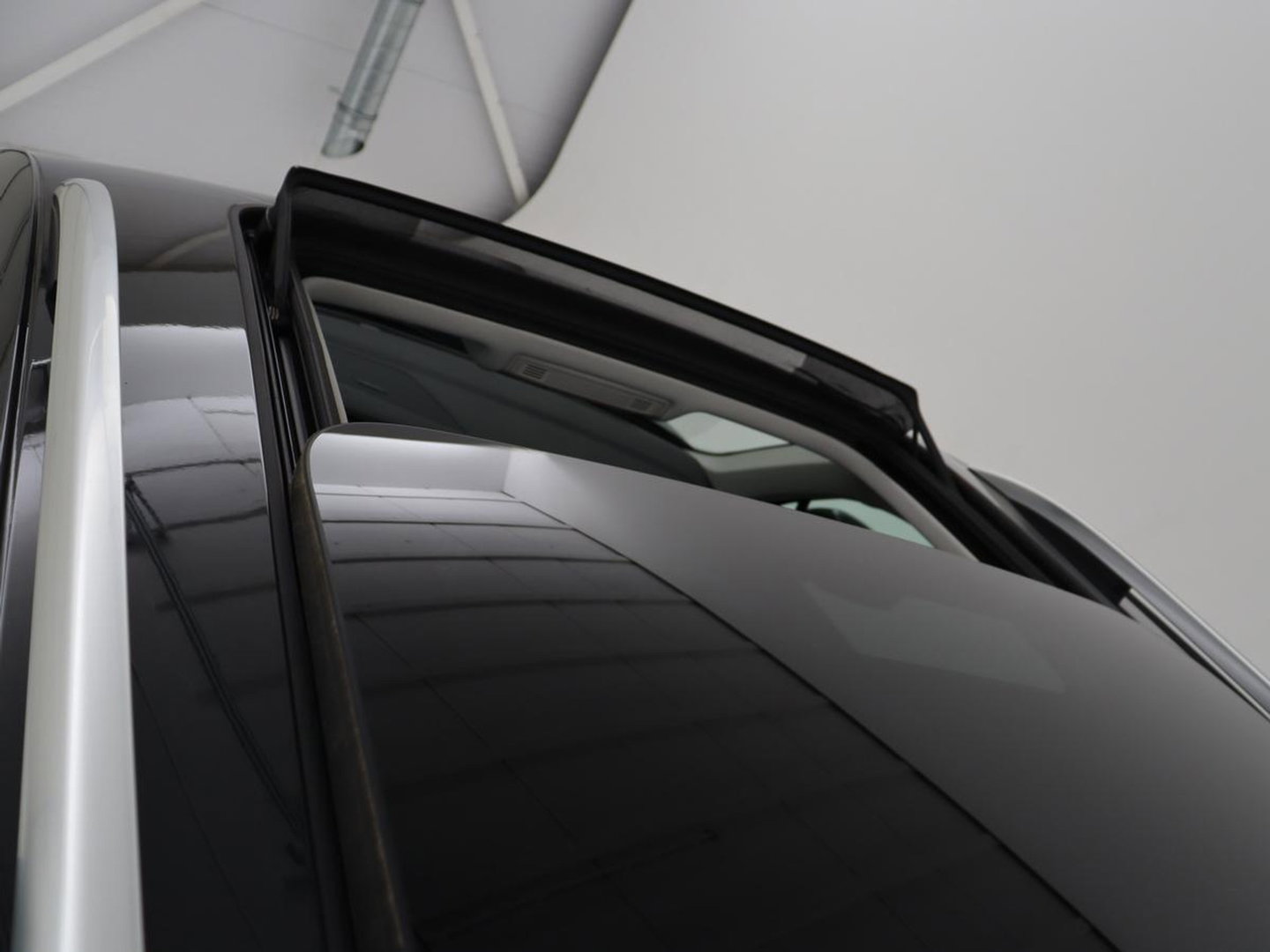 Volkswagen Tiguan 1.4 TSI eHybrid Comfortline | SOH 87% | Panoramadak | Camera | Carplay | Adaptive cruise | Keyless | Navigatie | Full LED | Climate control | Virtual Cockpit | Sfeerverlichting | PHEV | Plug In