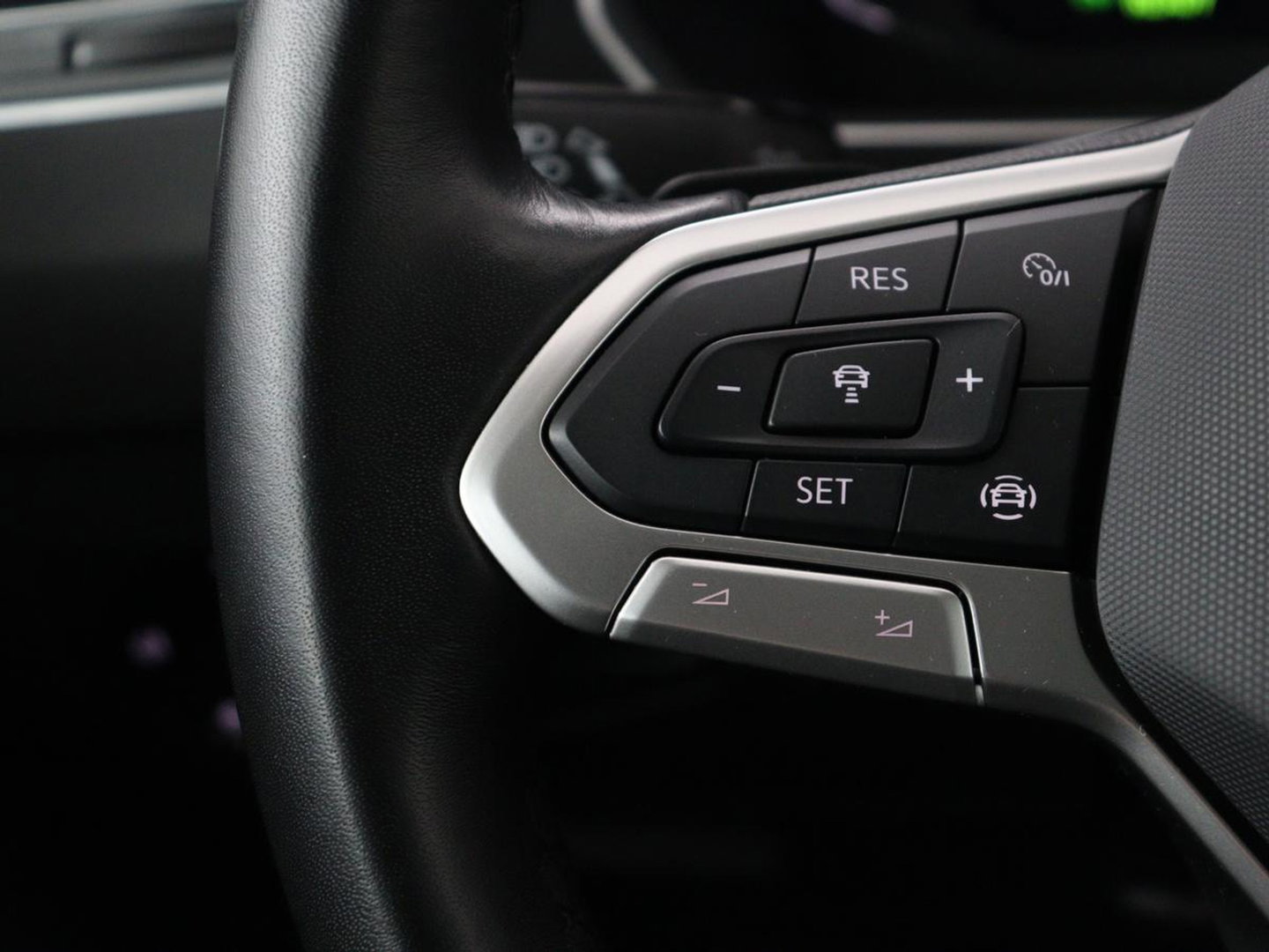 Volkswagen Tiguan 1.4 TSI eHybrid Comfortline | SOH 87% | Panoramadak | Camera | Carplay | Adaptive cruise | Keyless | Navigatie | Full LED | Climate control | Virtual Cockpit | Sfeerverlichting | PHEV | Plug In