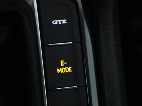 Volkswagen Tiguan 1.4 TSI eHybrid Comfortline | SOH 87% | Panoramadak | Camera | Carplay | Adaptive cruise | Keyless | Navigatie | Full LED | Climate control | Virtual Cockpit | Sfeerverlichting | PHEV | Plug In