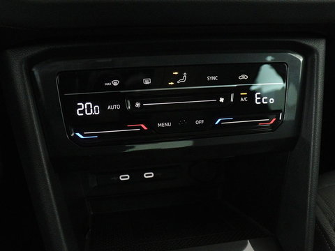 Volkswagen Tiguan 1.4 TSI eHybrid Comfortline | SOH 87% | Panoramadak | Camera | Carplay | Adaptive cruise | Keyless | Navigatie | Full LED | Climate control | Virtual Cockpit | Sfeerverlichting | PHEV | Plug In