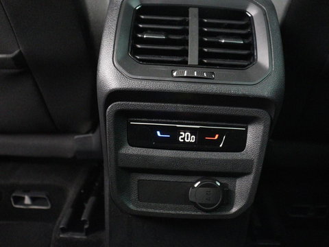 Volkswagen Tiguan 1.4 TSI eHybrid Comfortline | SOH 87% | Panoramadak | Camera | Carplay | Adaptive cruise | Keyless | Navigatie | Full LED | Climate control | Virtual Cockpit | Sfeerverlichting | PHEV | Plug In