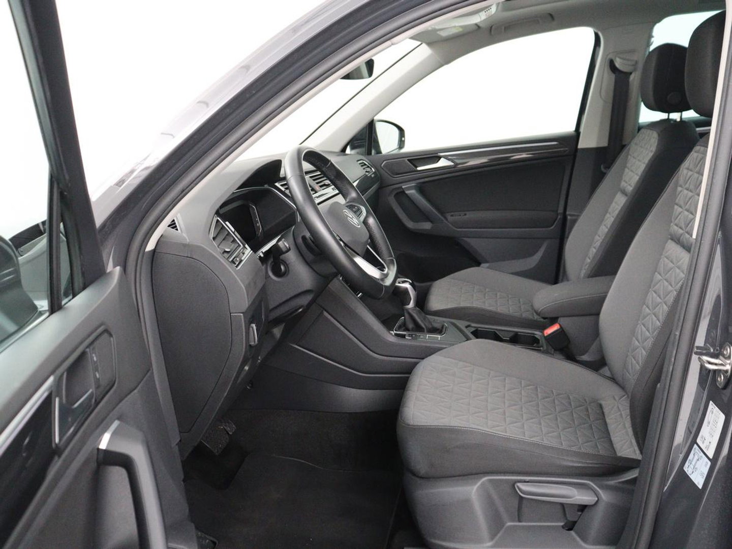 Volkswagen Tiguan 1.4 TSI eHybrid Comfortline | SOH 87% | Panoramadak | Camera | Carplay | Adaptive cruise | Keyless | Navigatie | Full LED | Climate control | Virtual Cockpit | Sfeerverlichting | PHEV | Plug In