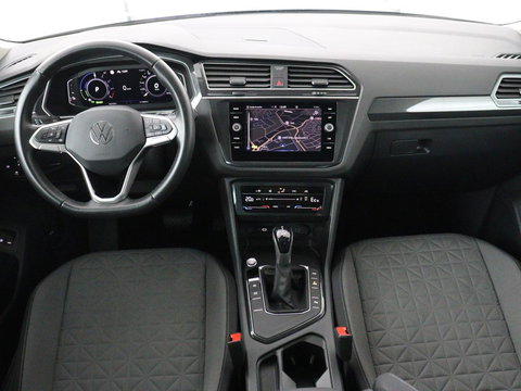Volkswagen Tiguan 1.4 TSI eHybrid Comfortline | SOH 87% | Panoramadak | Camera | Carplay | Adaptive cruise | Keyless | Navigatie | Full LED | Climate control | Virtual Cockpit | Sfeerverlichting | PHEV | Plug In