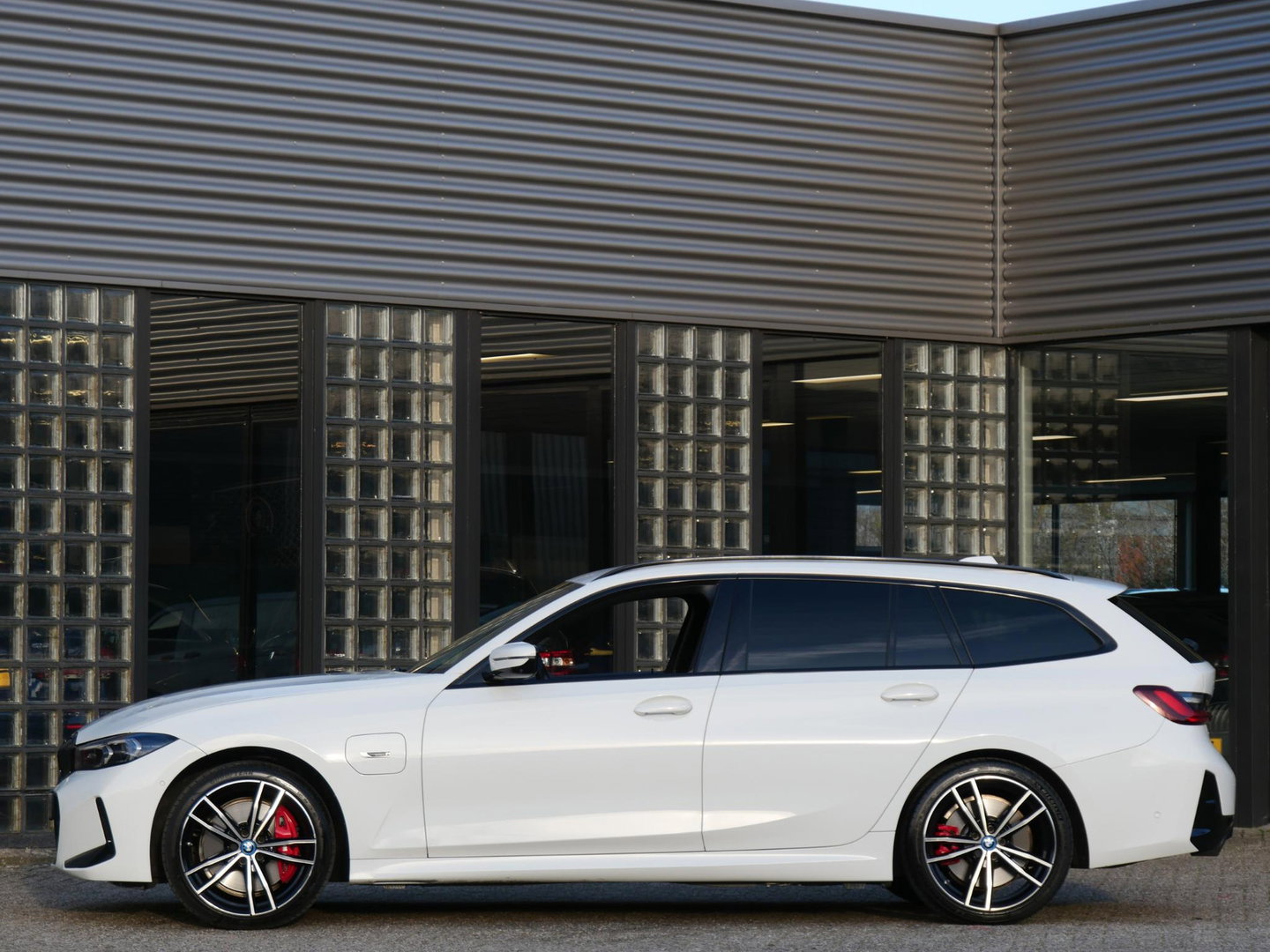 BMW 3 Serie Touring 320e LCI/ M-SPORT/ 360°CAMERA/ ADAPTIVE CRUISE/ HEAD-UP