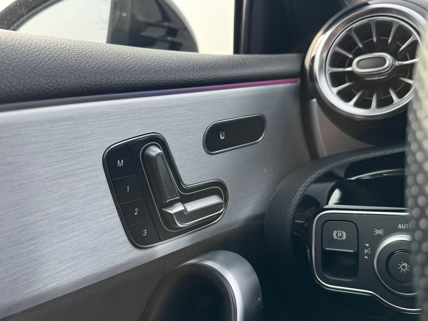 Mercedes-Benz A-Klasse 180 AMG 2021 Panorama Sfeerver. Memory