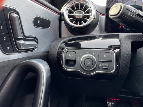 Mercedes-Benz A-Klasse 180 AMG 2021 Panorama Sfeerver. Memory