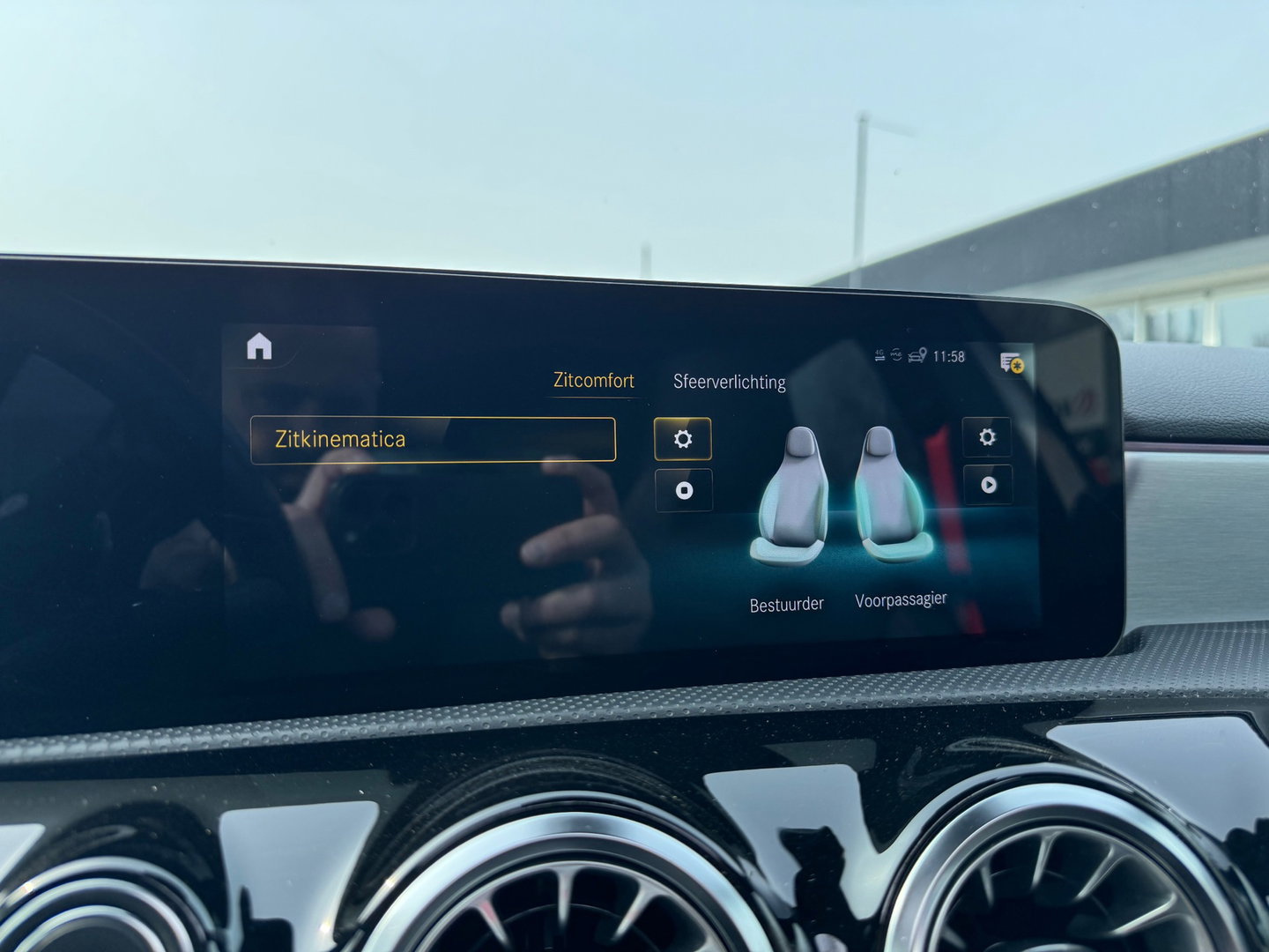 Mercedes-Benz A-Klasse 180 AMG 2021 Panorama Sfeerver. Memory