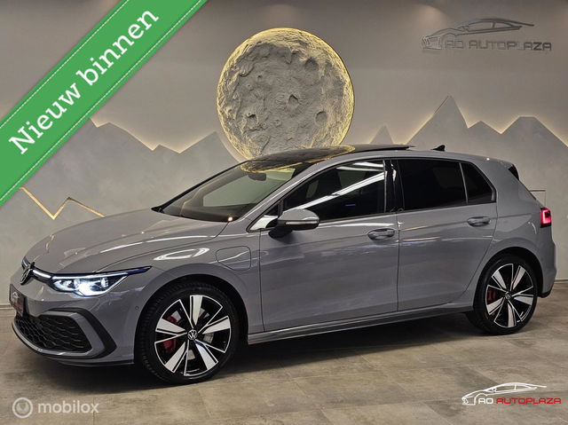 Volkswagen Golf - 1.4 eHybrid GTE Panorama/HUD/Keyless/IQ Light/Nardo
