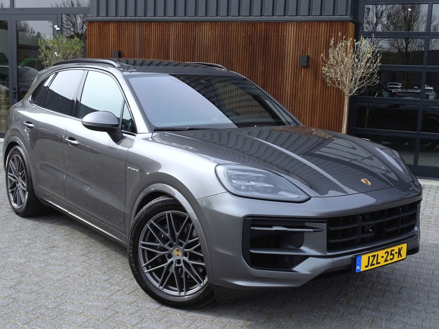 Porsche Cayenne 3.0 E-Hybrid 470PK / Sport Design / Bose / 2024 / ACC