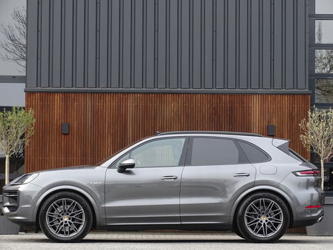 Porsche Cayenne 3.0 E-Hybrid 470PK / Sport Design / Bose / 2024 / ACC