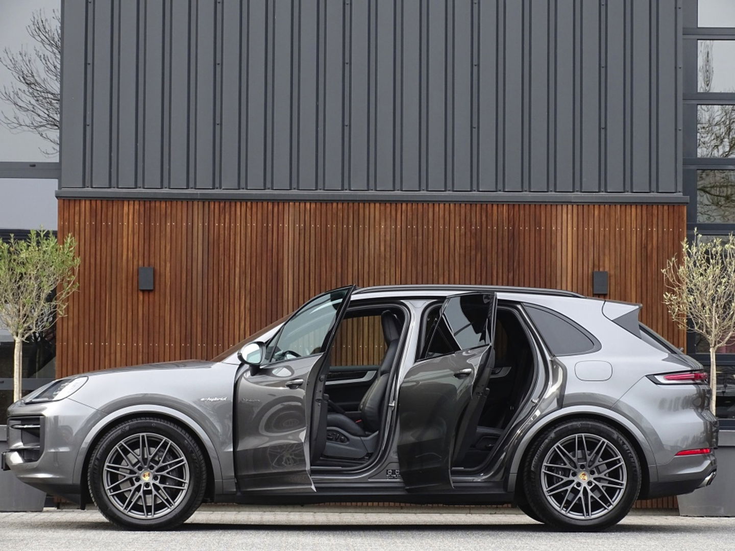 Porsche Cayenne 3.0 E-Hybrid 470PK / Sport Design / Bose / 2024 / ACC