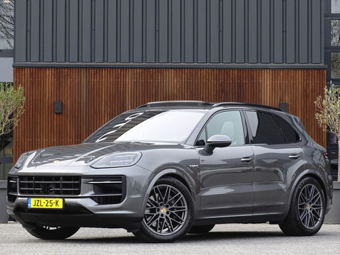 Porsche Cayenne 3.0 E-Hybrid 470PK / Sport Design / Bose / 2024 / ACC