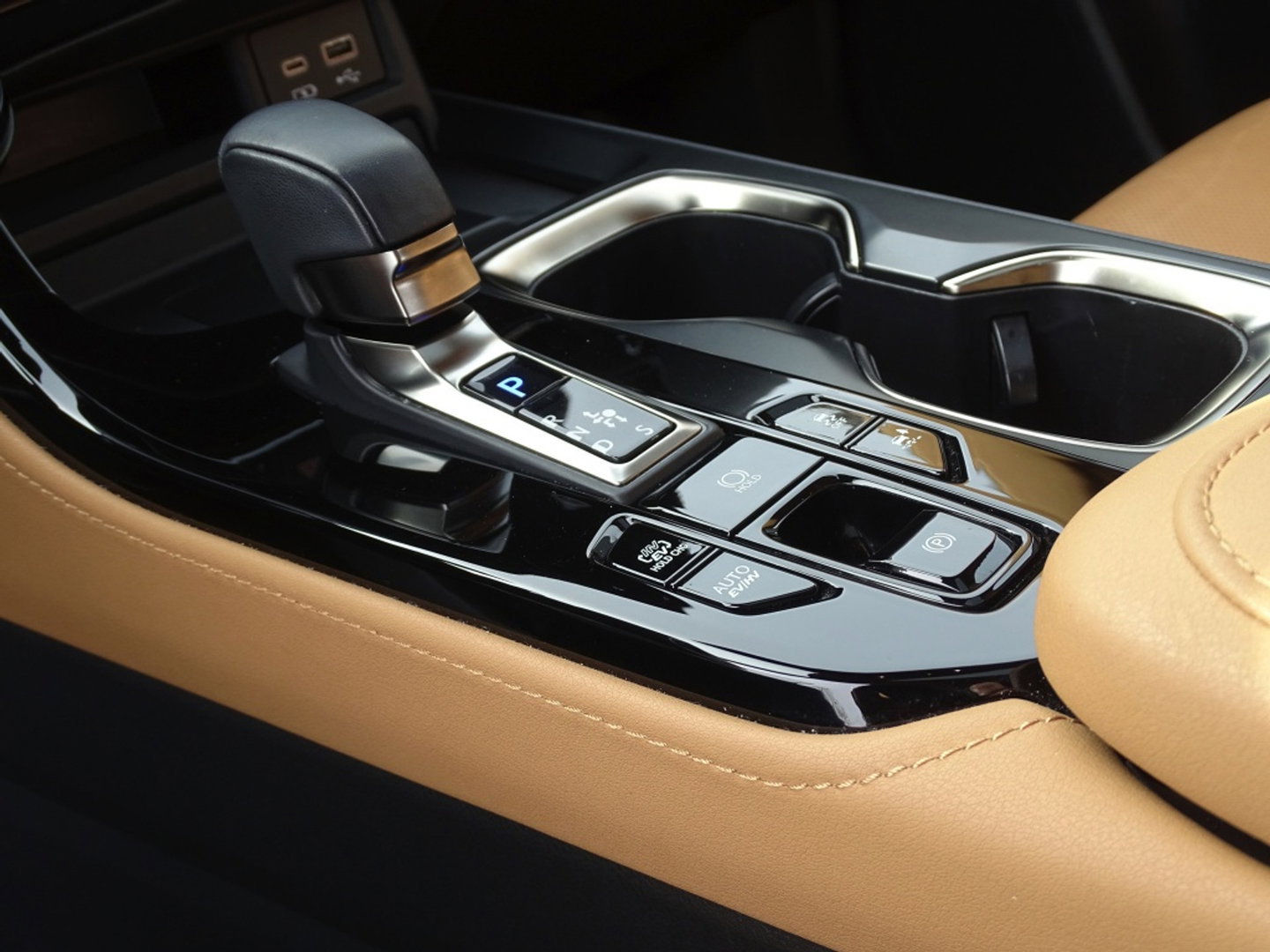 Lexus NX 450h+ AWD 309PK Launch Ed. / 360° *NAP*