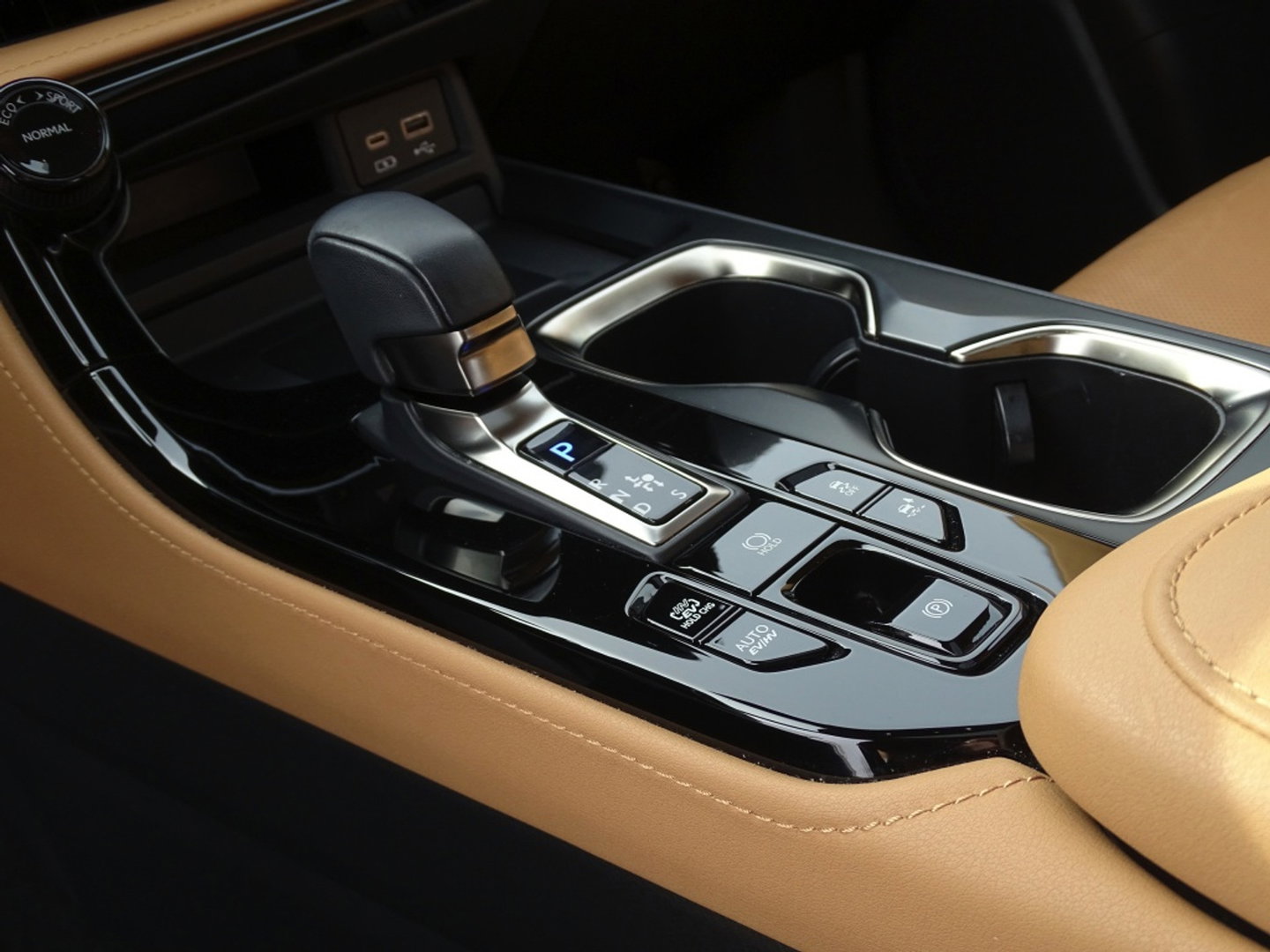 Lexus NX 450h+ AWD 309PK Launch Ed. / 360° *NAP*