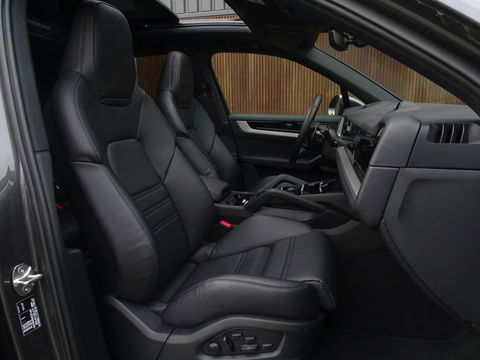 Porsche Cayenne 3.0 E-Hybrid 470PK / Sport Design / Bose / 2024 / ACC