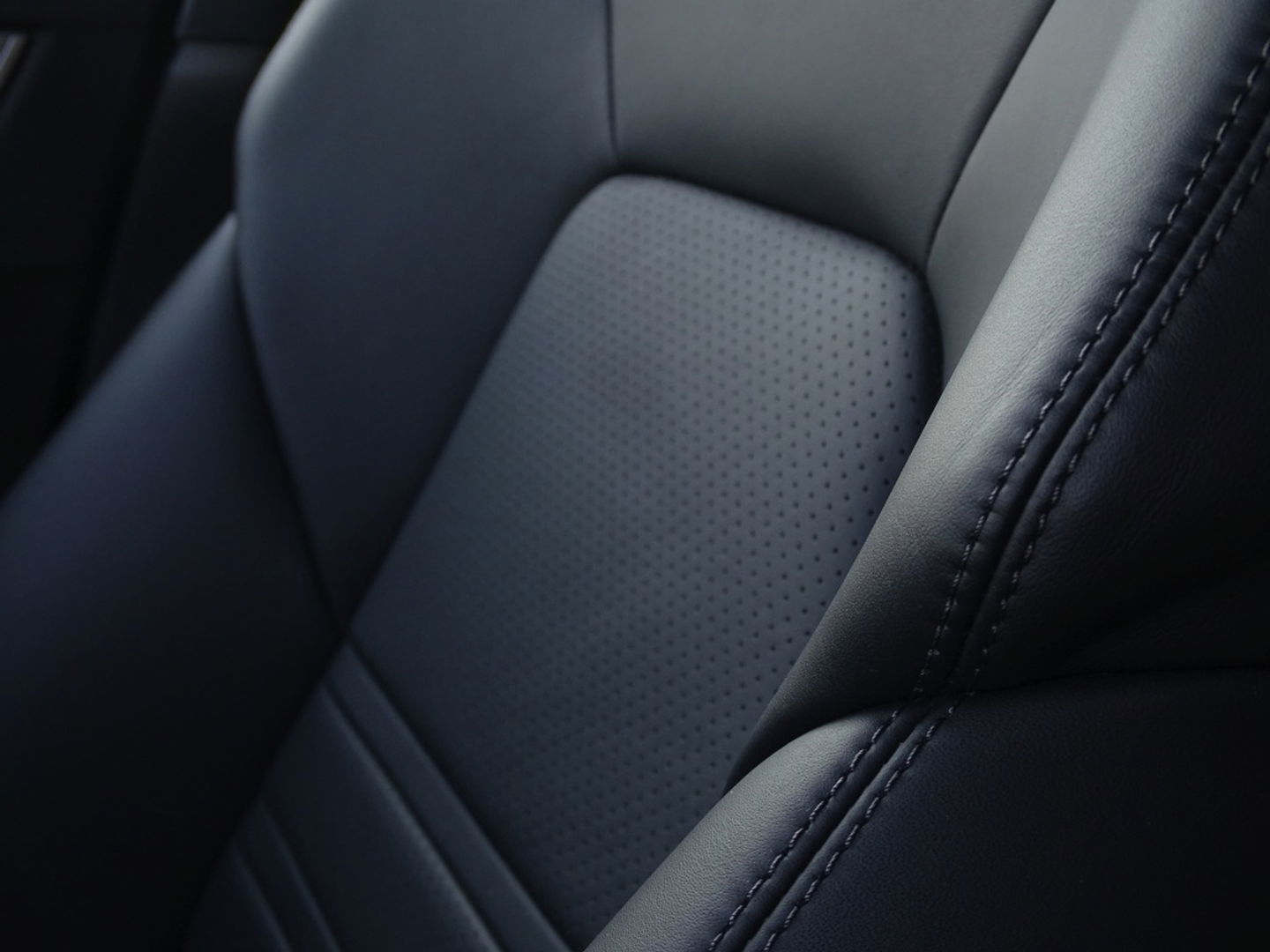 Porsche Cayenne 3.0 E-Hybrid 470PK / Sport Design / Bose / 2024 / ACC