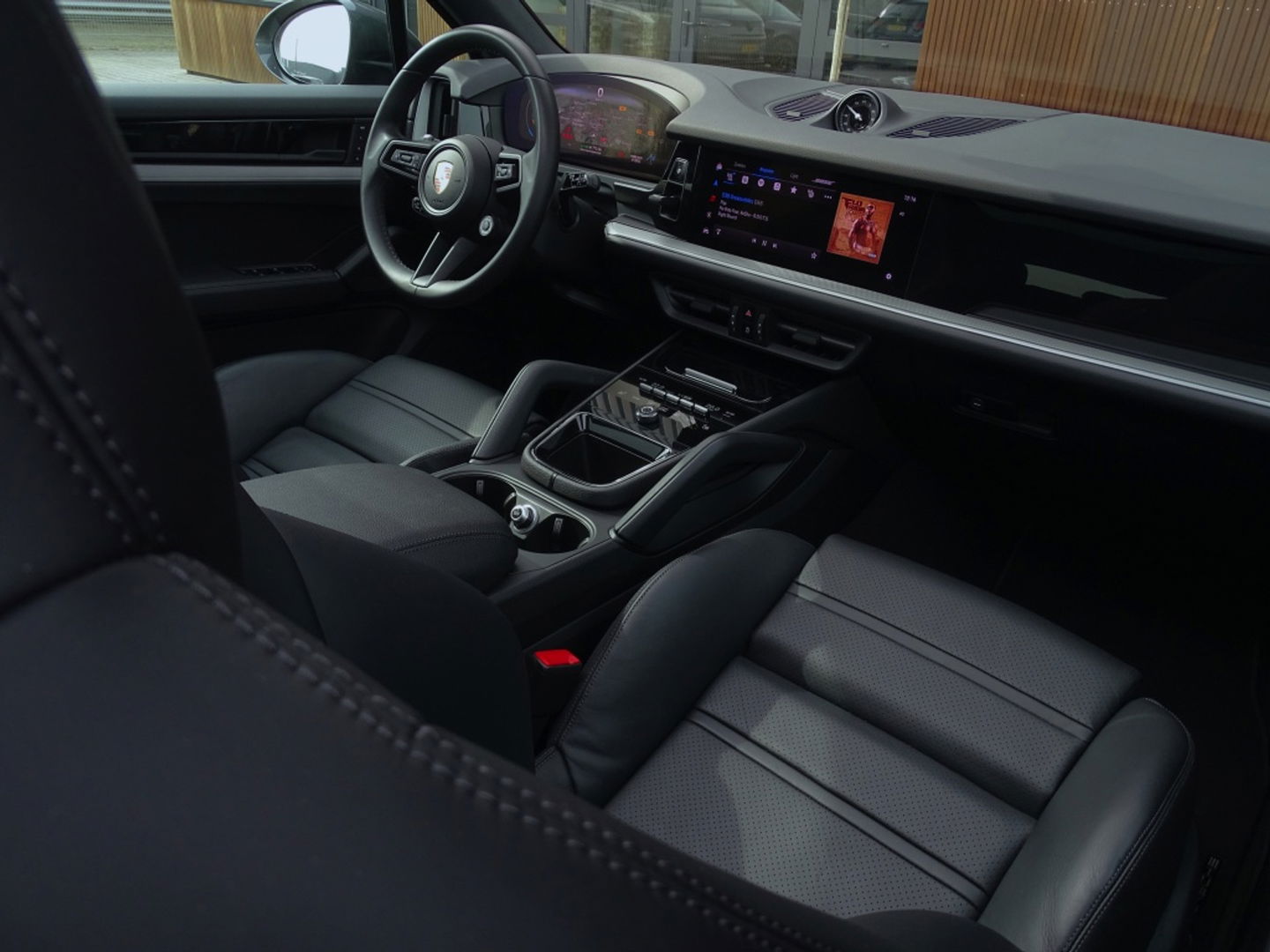 Porsche Cayenne 3.0 E-Hybrid 470PK / Sport Design / Bose / 2024 / ACC