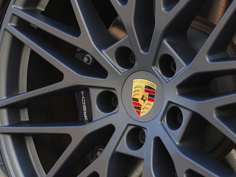 Porsche Cayenne 3.0 E-Hybrid 470PK / Sport Design / Bose / 2024 / ACC