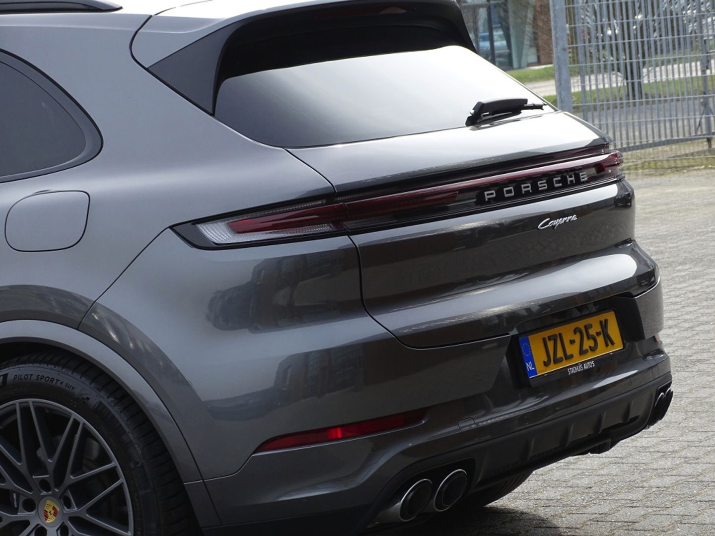 Porsche Cayenne 3.0 E-Hybrid 470PK / Sport Design / Bose / 2024 / ACC